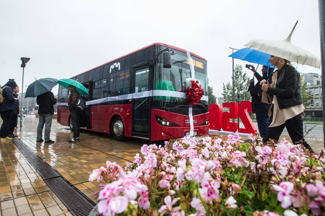 Į Vilniaus gatves išvažiuoja nauji autobusai