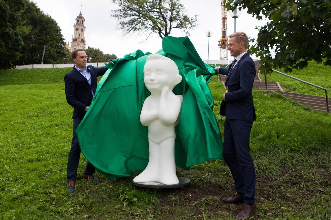 Misionierių sodų parke – šviečiantis angelas
