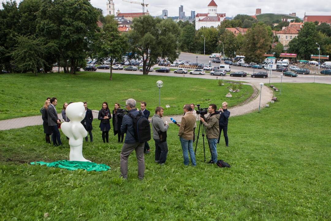 Misionierių sodų parke – šviečiantis angelas