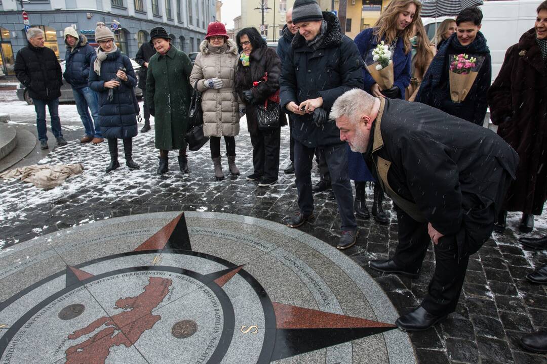 Vilniaus kompasas – Radvilos Našlaitėlio atminimui