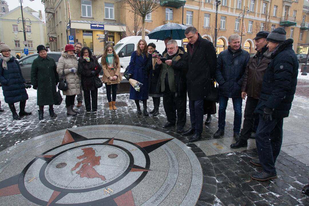 Vilniaus kompasas – Radvilos Našlaitėlio atminimui