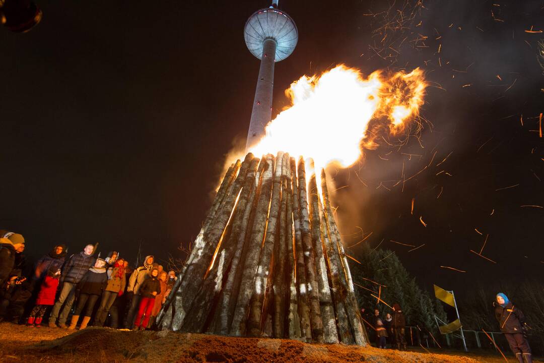 Vilniuje suliepsnojo atminimo laužai