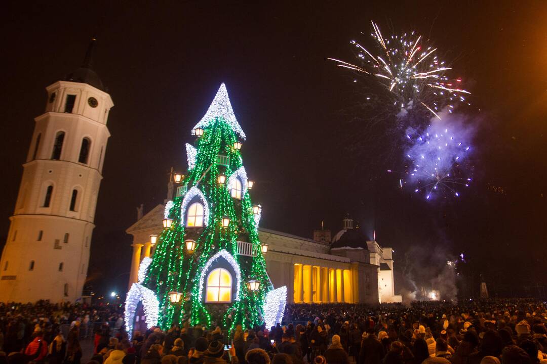 Vilniečiai švenčia 2016-ųjų metų sutiktuves