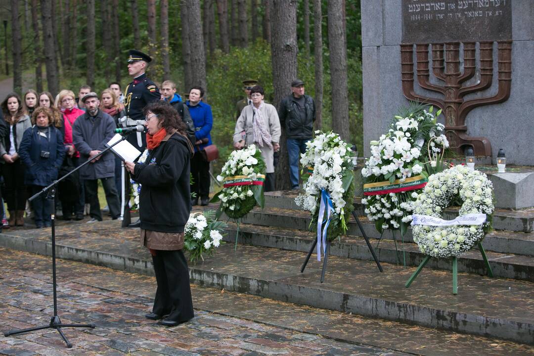 Panerių memoriale iškilmingai pagerbtos Holokausto aukos