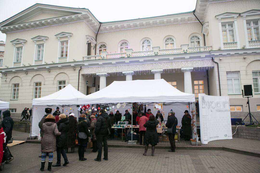 Prezidentė dalyvavo kalėdinėje mugėje Daukanto aikštėje