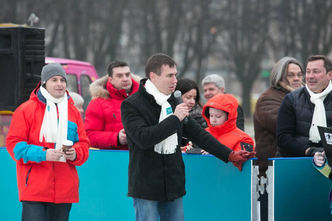 Lukiškių aikštėje jau veikia čiuožykla