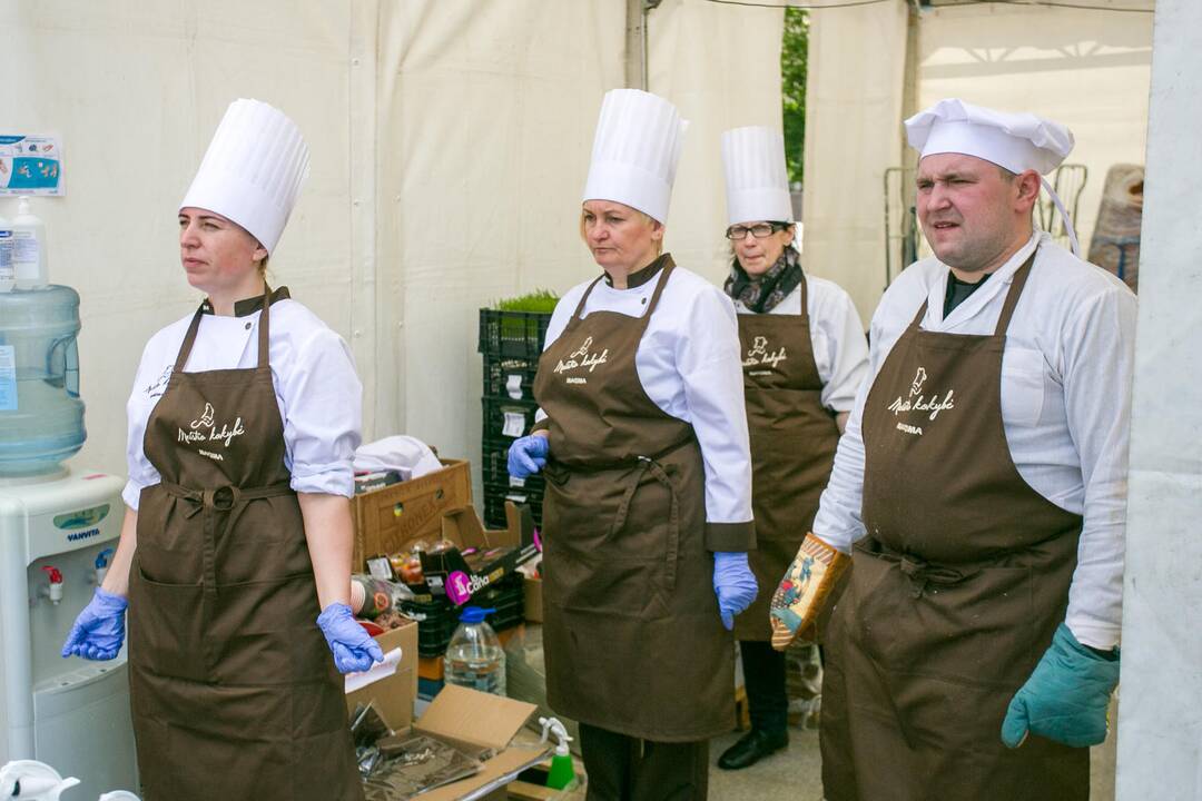 Vilnius bandė siekti masiškiausio makaronų valgymo rekordo