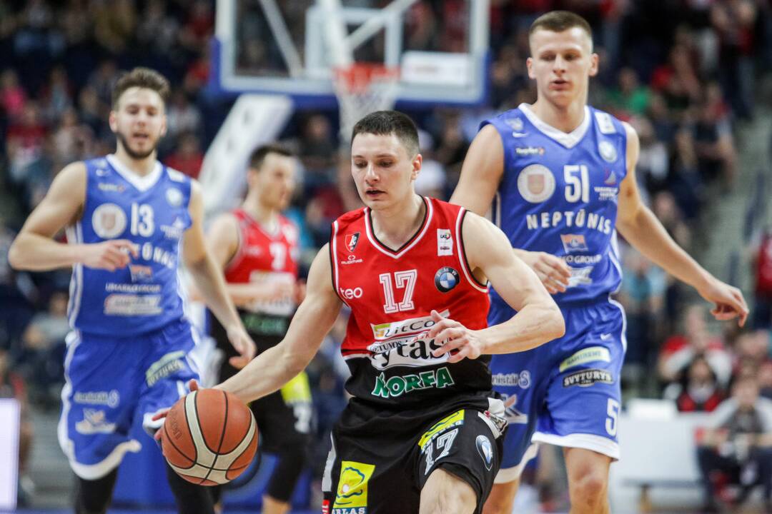 LKL pusfinalis: „Lietuvos rytas“ – „Neptūnas“ 72:73