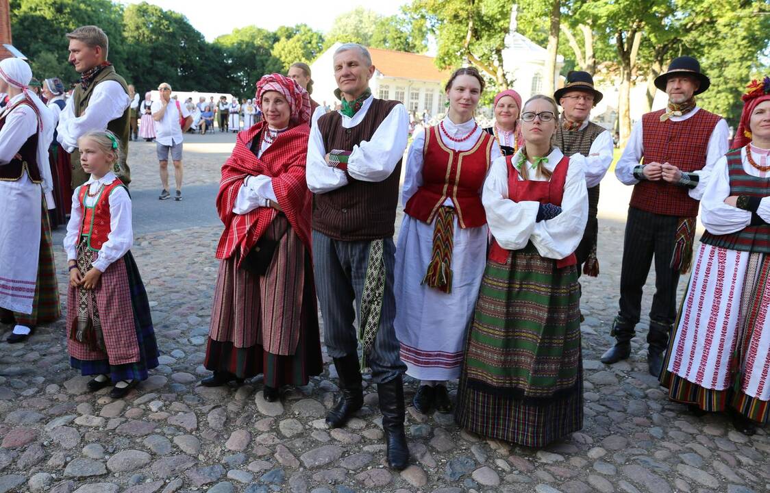 Raudondvario parke – folkloro fiesta