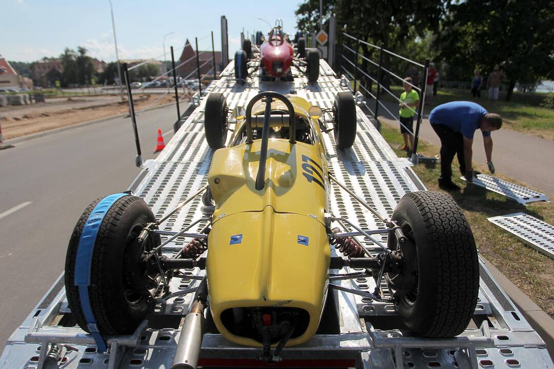 „Formula Junior” bolidų paradas Kaune