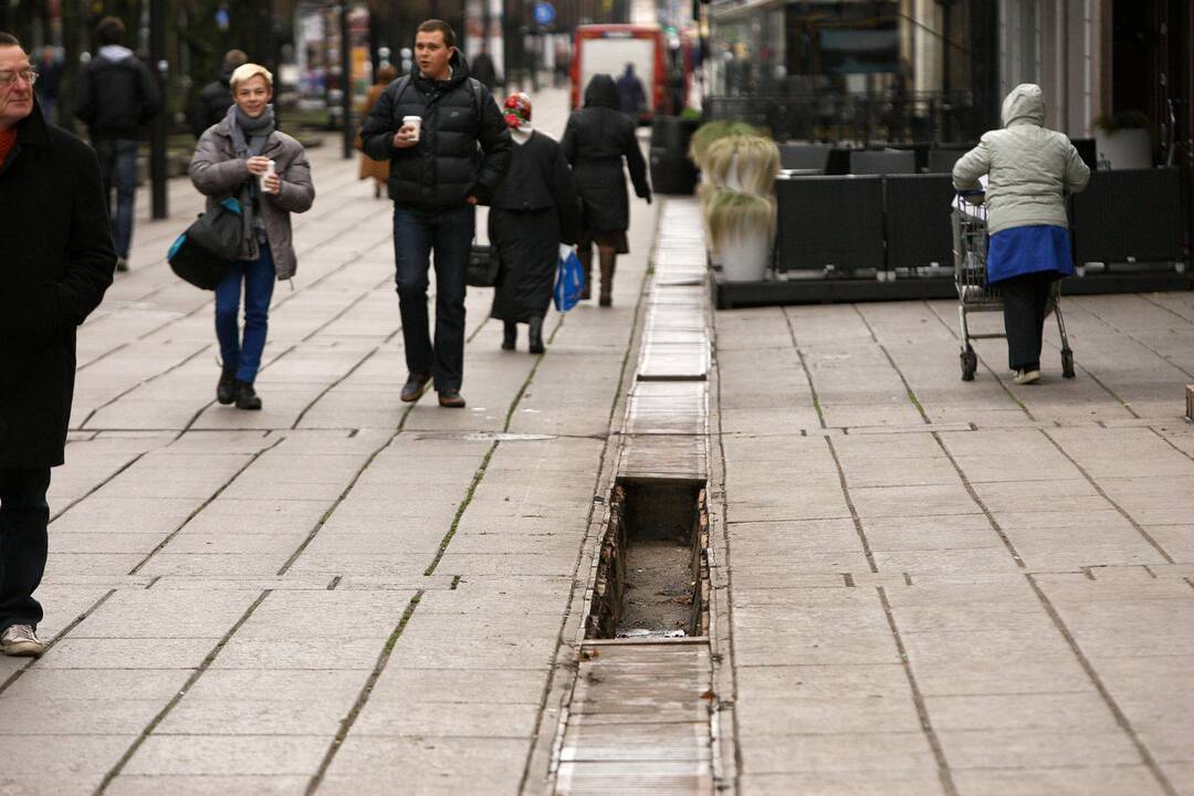 Grotelės Laisvės alėjoje