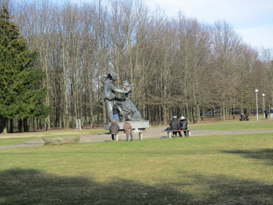 Kauniečiai užplūdo Draugystės parką