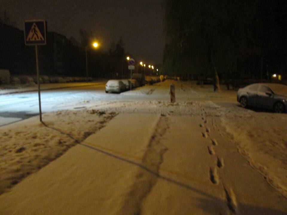 Naktį Kauną nuklojo sniegas