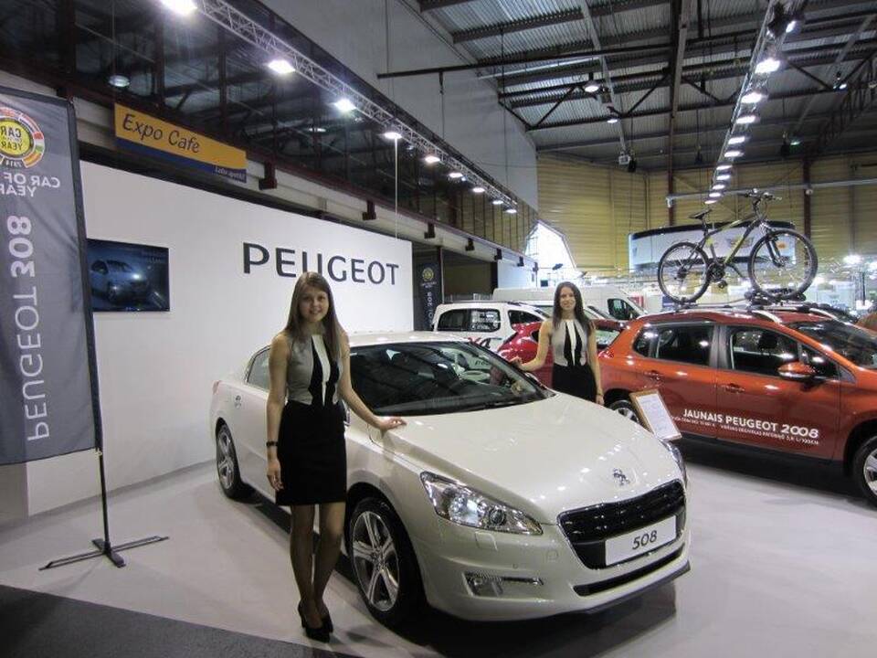 „Peugeot“ stendas parodoje „Riga International Motor Show 2014“