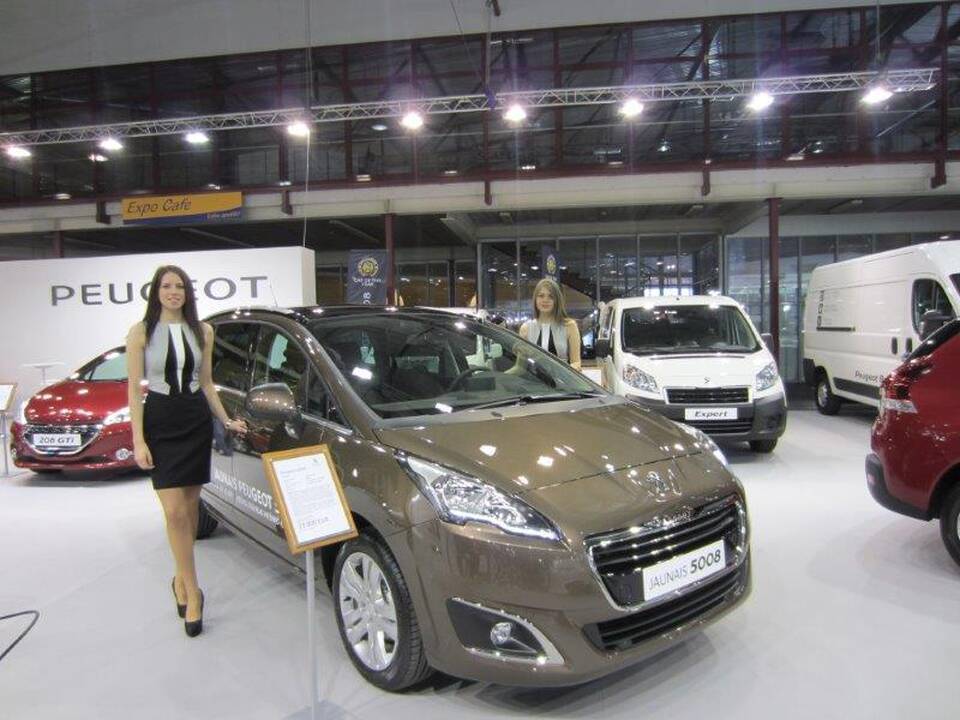 „Peugeot“ stendas parodoje „Riga International Motor Show 2014“