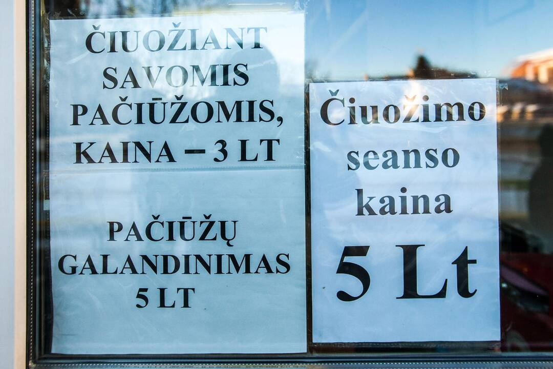 Kauniečiai jau mėgaujasi čiuožyklos teikiamais malonumais