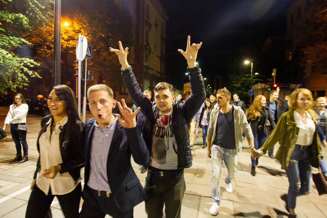 Kauniečiai išėjo švęsti į gatves