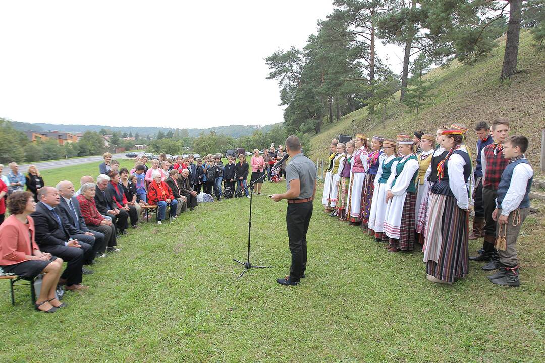 Paveldo dienos Lantainių piliakalnyje