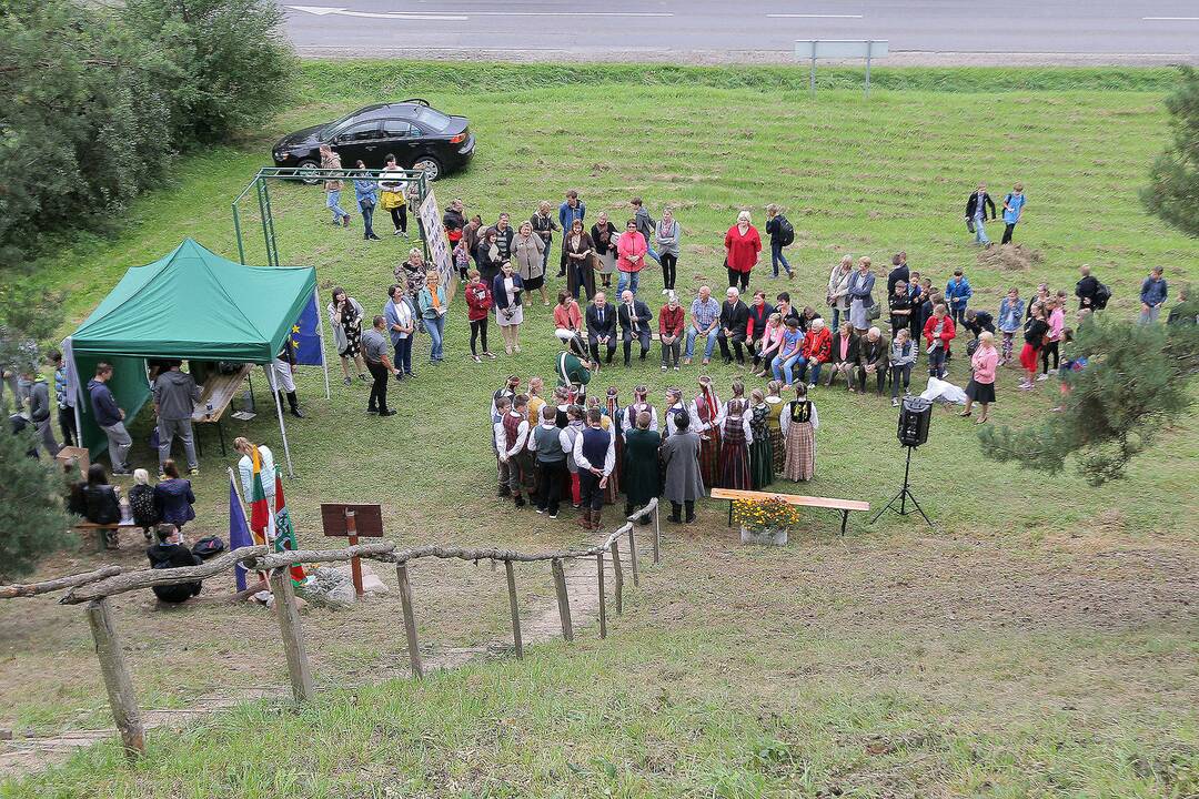 Paveldo dienos Lantainių piliakalnyje