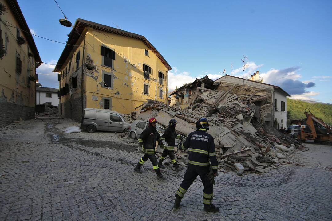 Italiją supurtė stiprus žemės drebėjimas