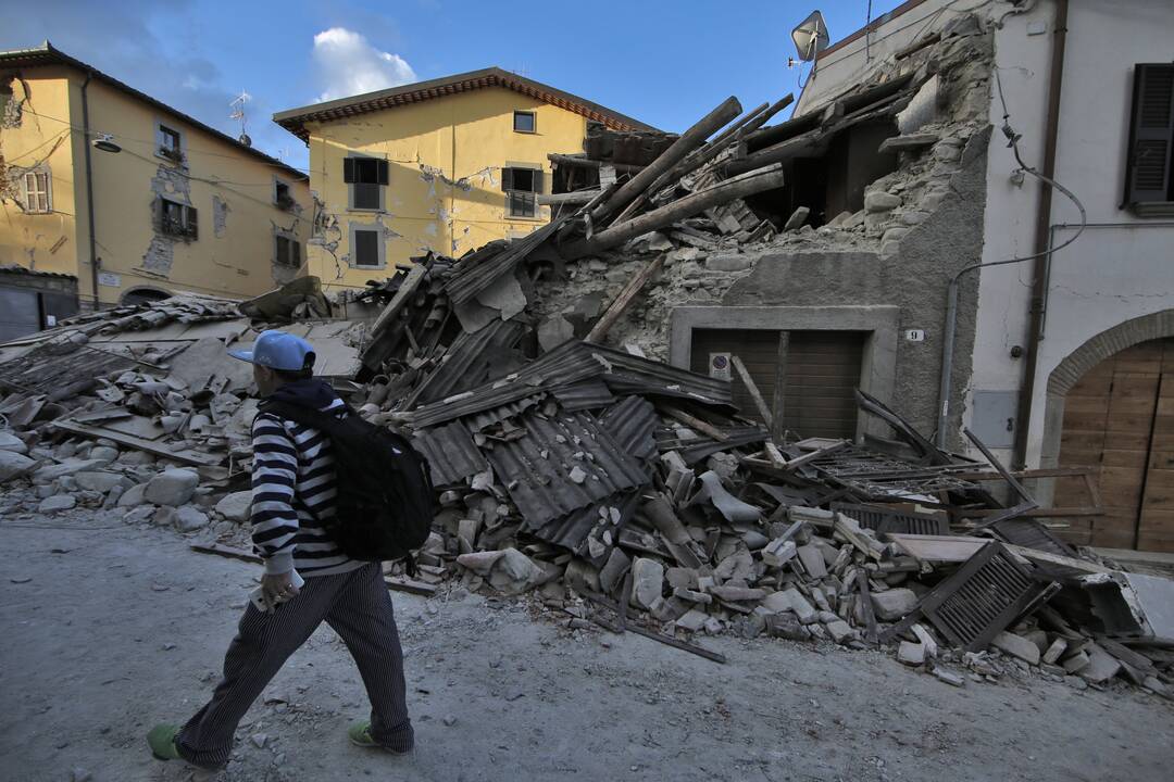 Italiją supurtė stiprus žemės drebėjimas