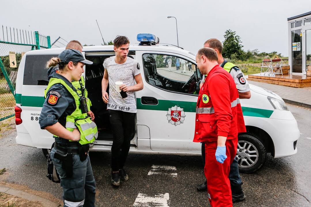 Gelbėtojai nukėlė nuo molo vaikiną