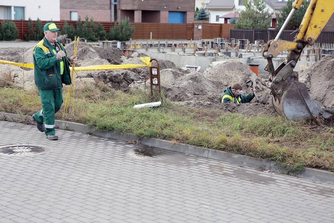 Klaipėdoje ekskavatoriaus kaušas perkirto dujotiekio vamzdį