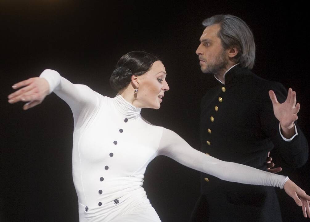 Šokio spektaklio „Ana Karenina“ akimirka.