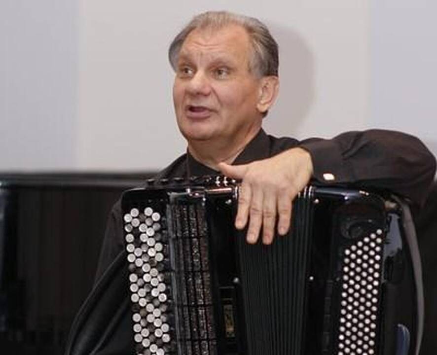 A.Dūkštaitė.