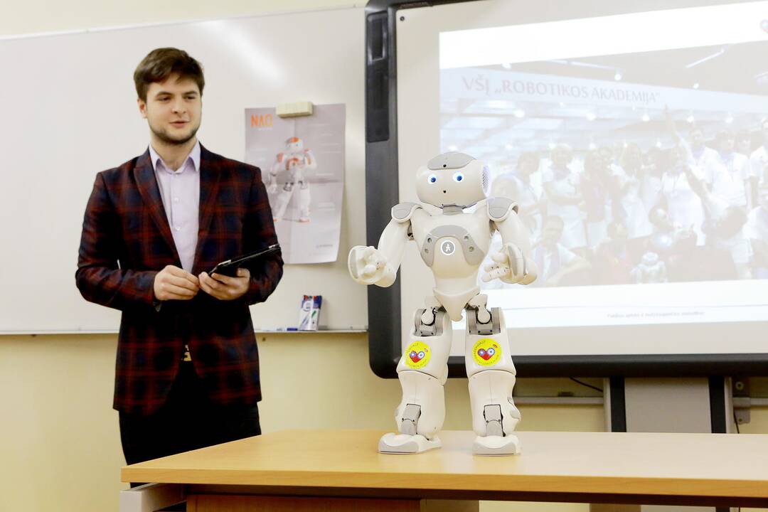 Klaipėdos universitetas bendradarbiaus su Robotikos akademija