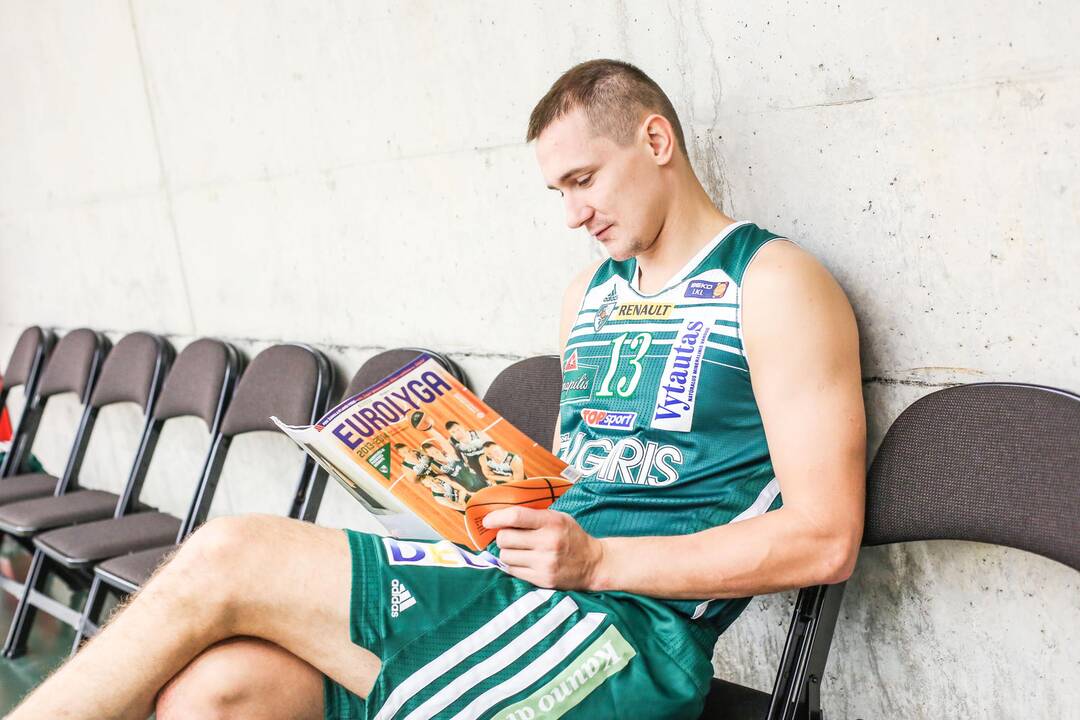Žalgiriečiai skaito "Eurolygos" žurnalą