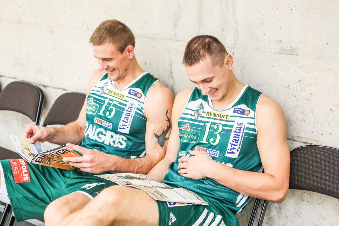 Žalgiriečiai skaito "Eurolygos" žurnalą