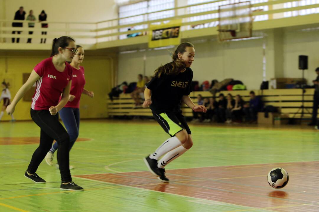 "Lady-Golo" salės futbolo turnyras