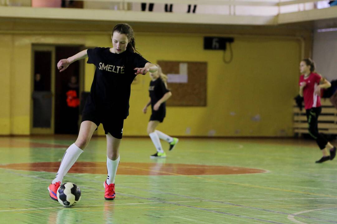 "Lady-Golo" salės futbolo turnyras