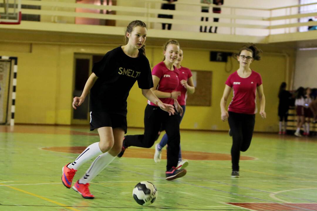 "Lady-Golo" salės futbolo turnyras