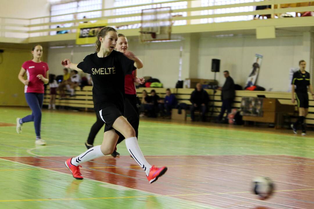 "Lady-Golo" salės futbolo turnyras