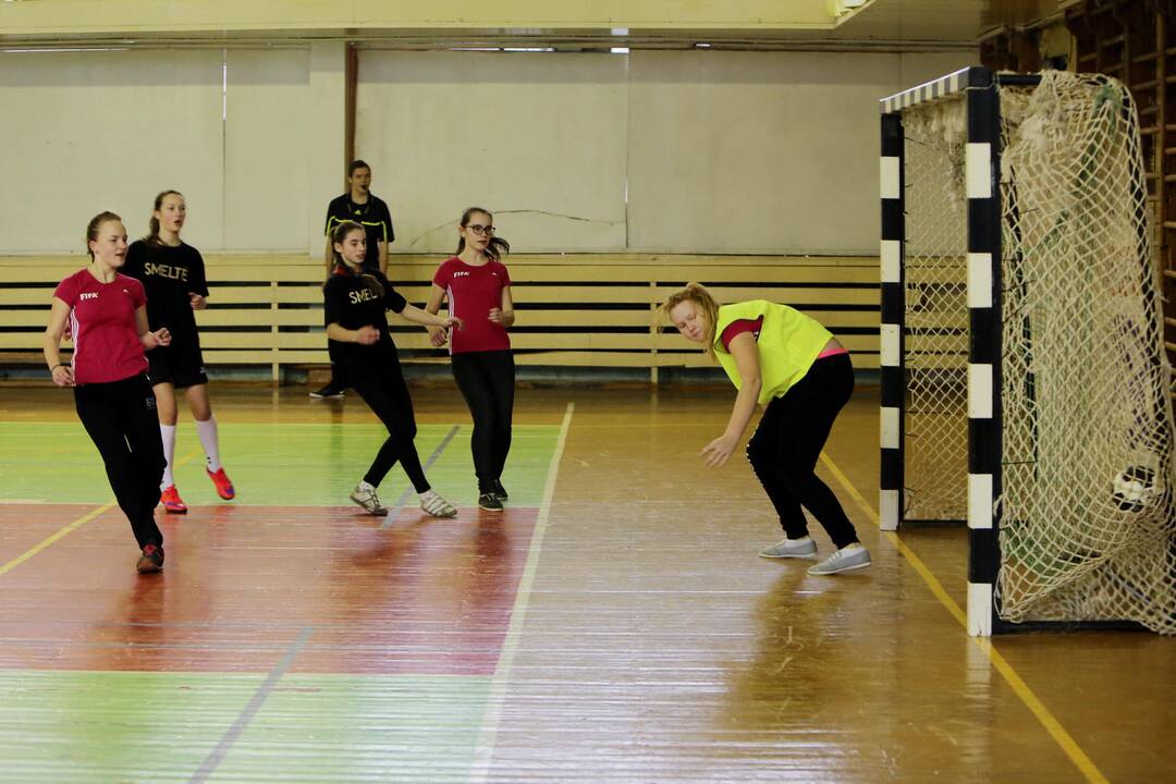 "Lady-Golo" salės futbolo turnyras