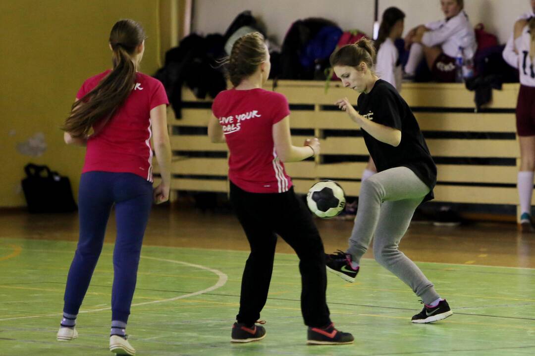 "Lady-Golo" salės futbolo turnyras