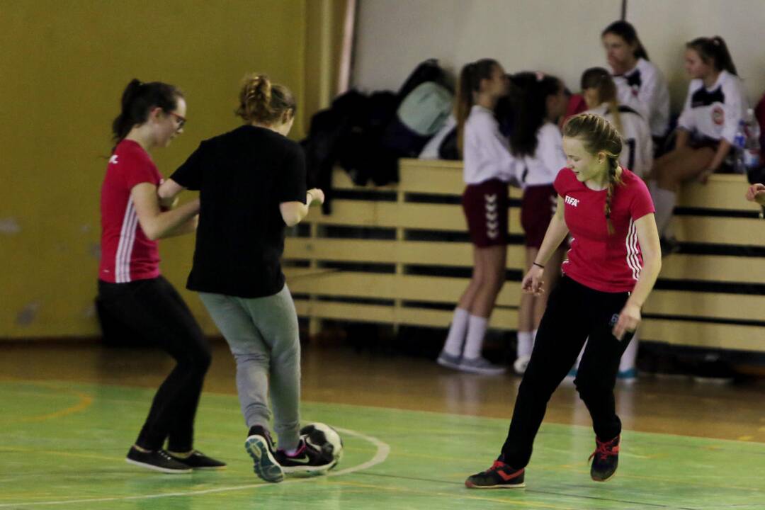 "Lady-Golo" salės futbolo turnyras