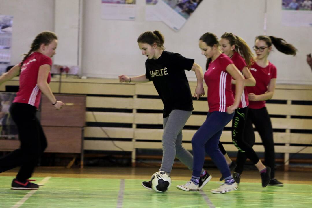 "Lady-Golo" salės futbolo turnyras