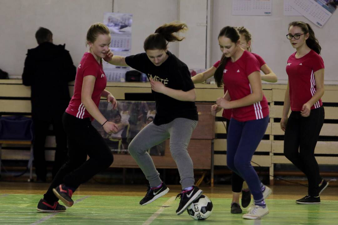 "Lady-Golo" salės futbolo turnyras