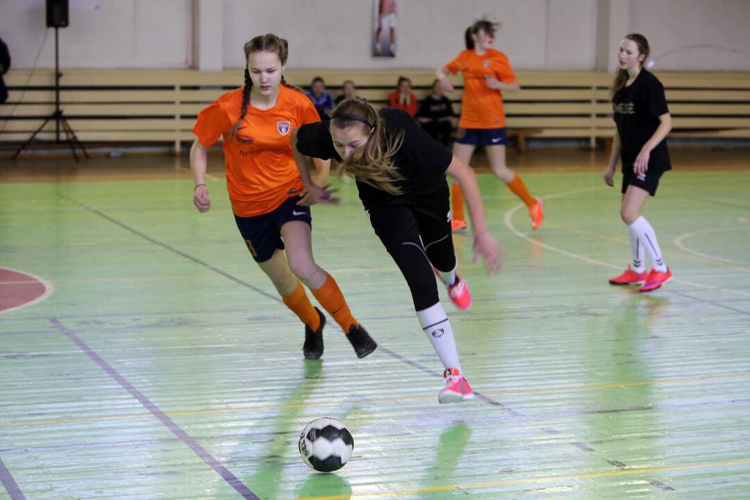 "Lady-Golo" salės futbolo turnyras