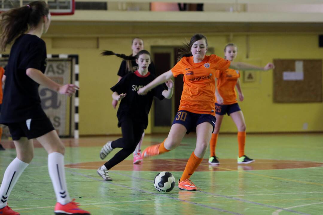 "Lady-Golo" salės futbolo turnyras