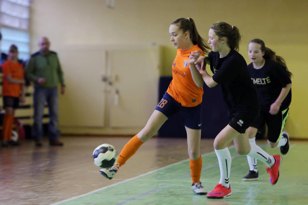 "Lady-Golo" salės futbolo turnyras