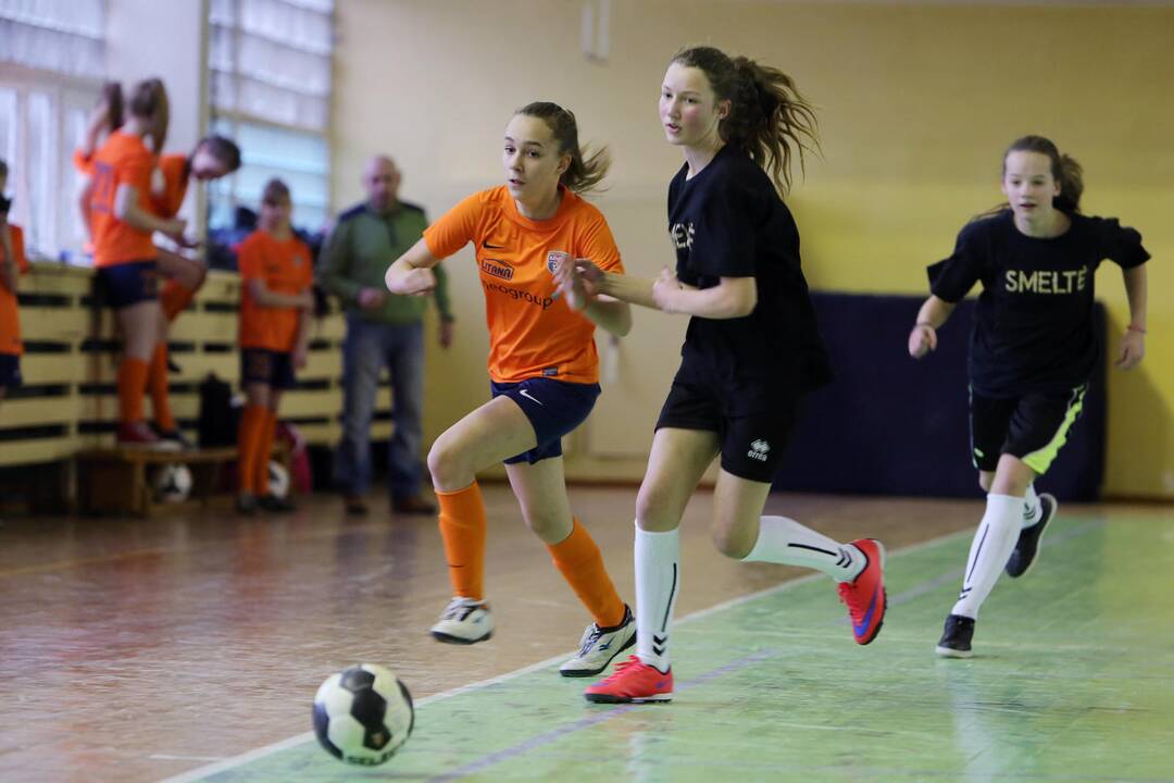 "Lady-Golo" salės futbolo turnyras