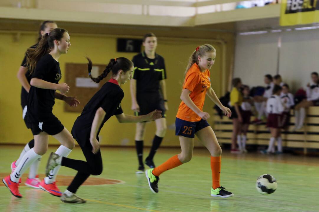 "Lady-Golo" salės futbolo turnyras