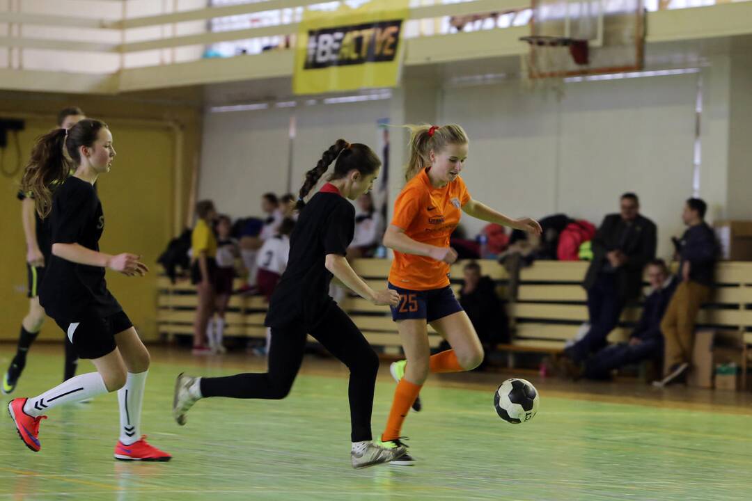 "Lady-Golo" salės futbolo turnyras