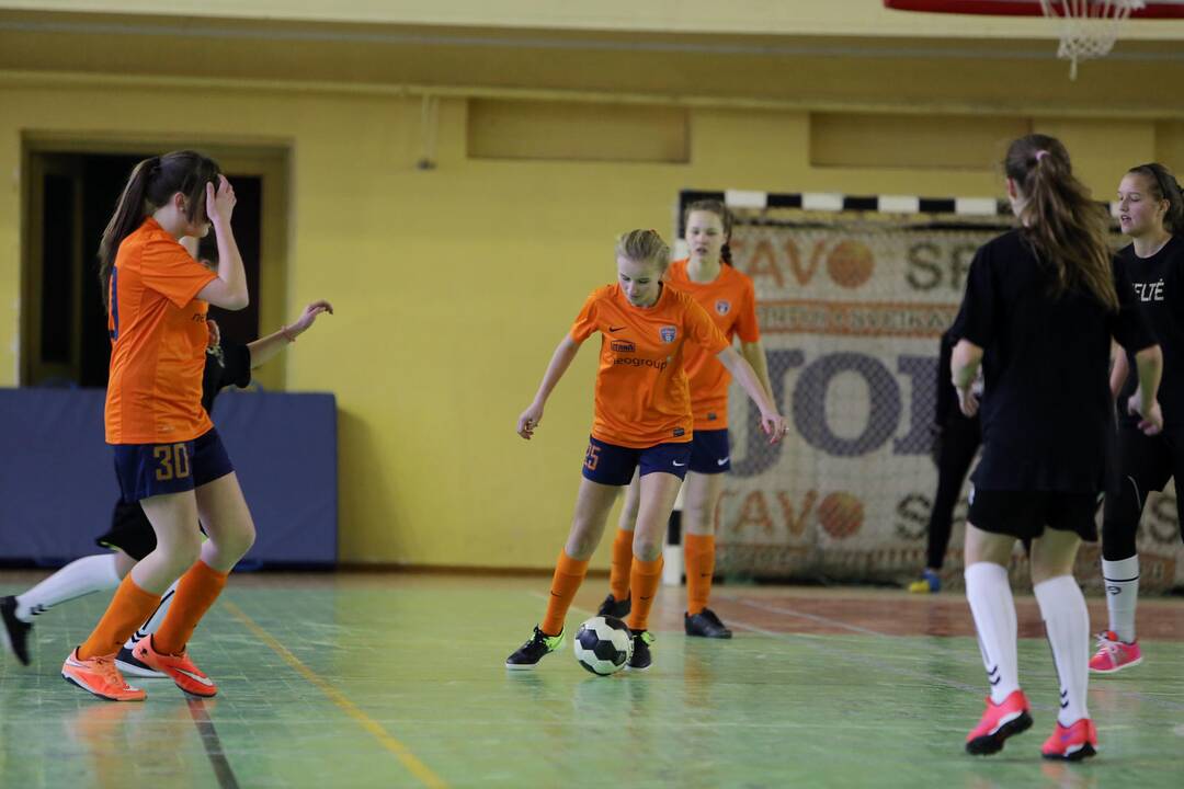 "Lady-Golo" salės futbolo turnyras