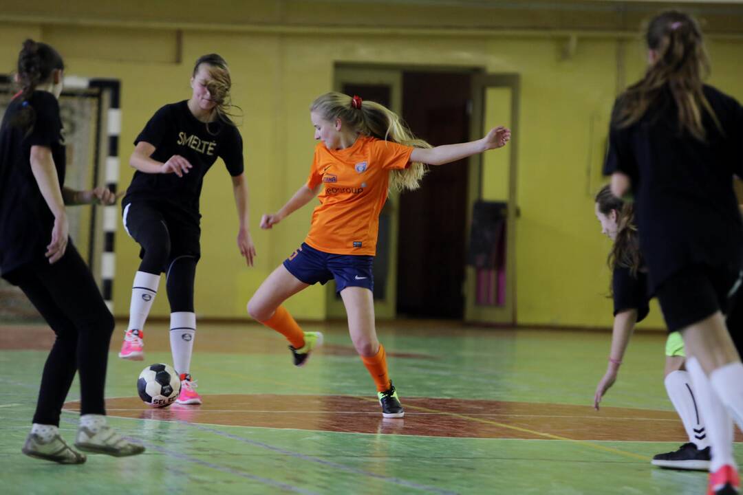 "Lady-Golo" salės futbolo turnyras
