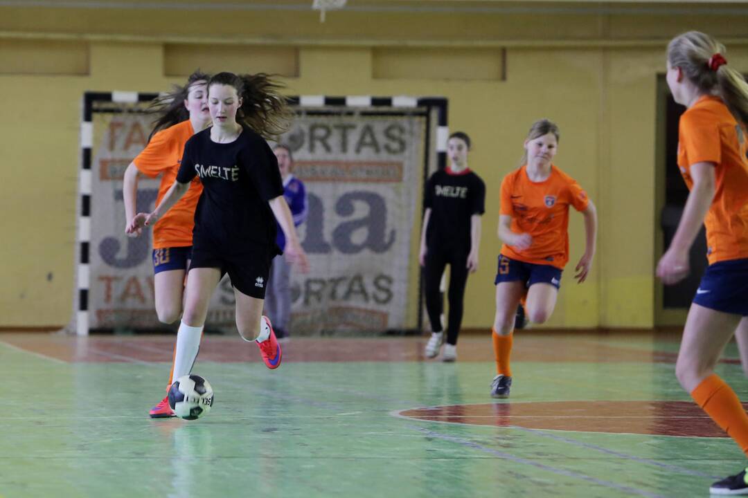"Lady-Golo" salės futbolo turnyras